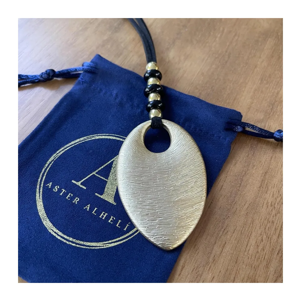 Collier Long en Agate Noire et Zamak Doré