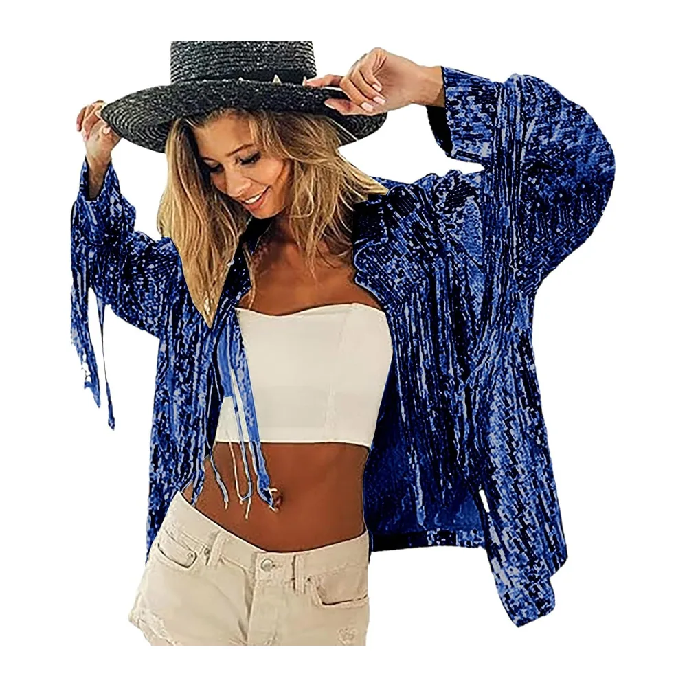 Veste tendance avec franges élégantes et paillettes scintillantes dans un style — Bleu